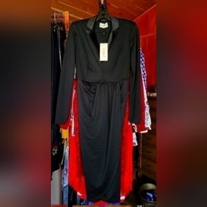 Nwt- CLUB LONDON, Silk Collar Ruched Split Dress.